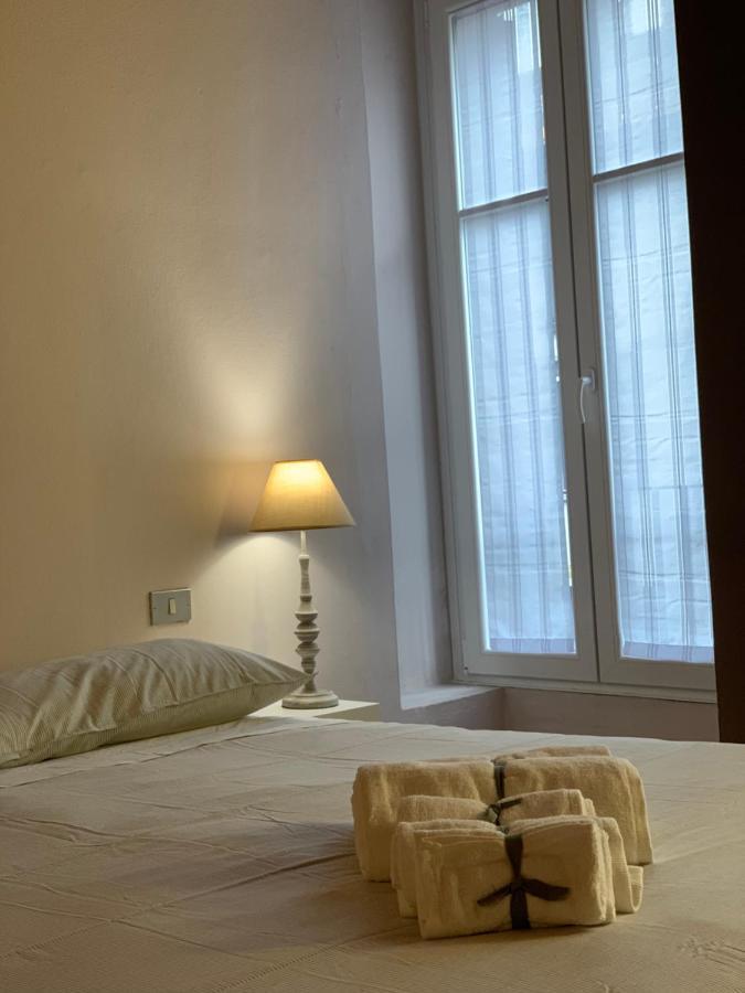 Studio Apartment Una Finestra Su Como Exterior photo